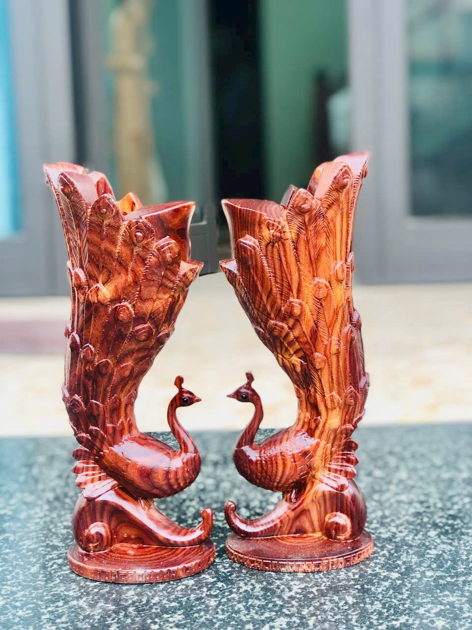 Đôi lọ chim công gỗ trắc vân siêu đẹp – cao 30cm