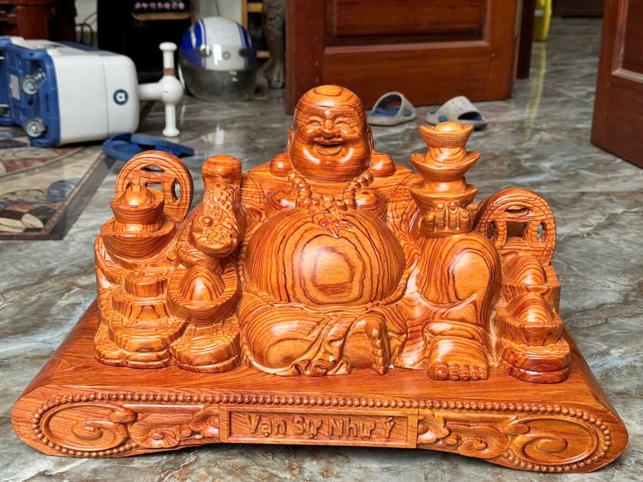 Tượng Di Lặc Kim Tiền gỗ hương đá vân xoáy – ngang 40cm để bàn thờ