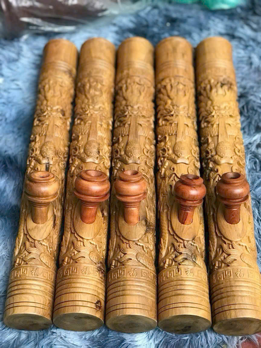 Điếu cày gỗ bách xanh dài 40cm – hương thơm dịu, hút êm