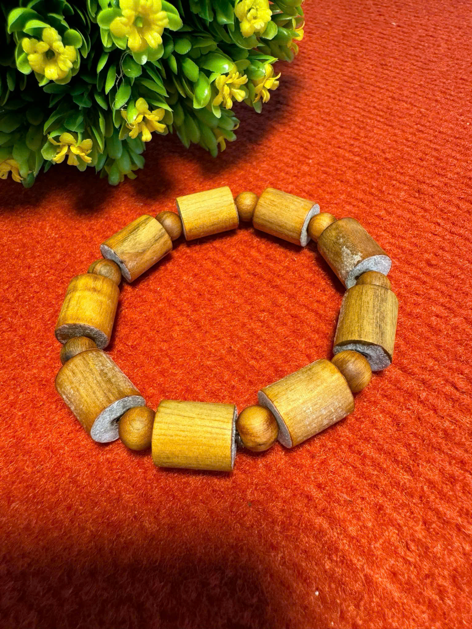 Vòng tay trúc hoàng đàn 12 ly gỗ quý thơm ngát kèm hũ thủy tinh