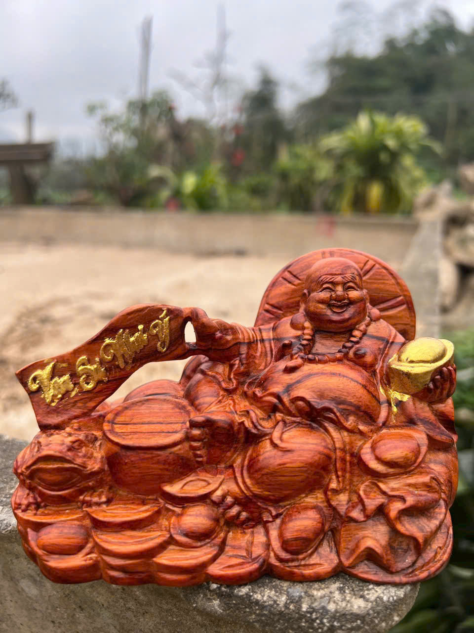 Tượng Di Lặc Dải Vạn Sự Như Ý Gỗ Sưa Bắc Đỏ – 15x8x9cm