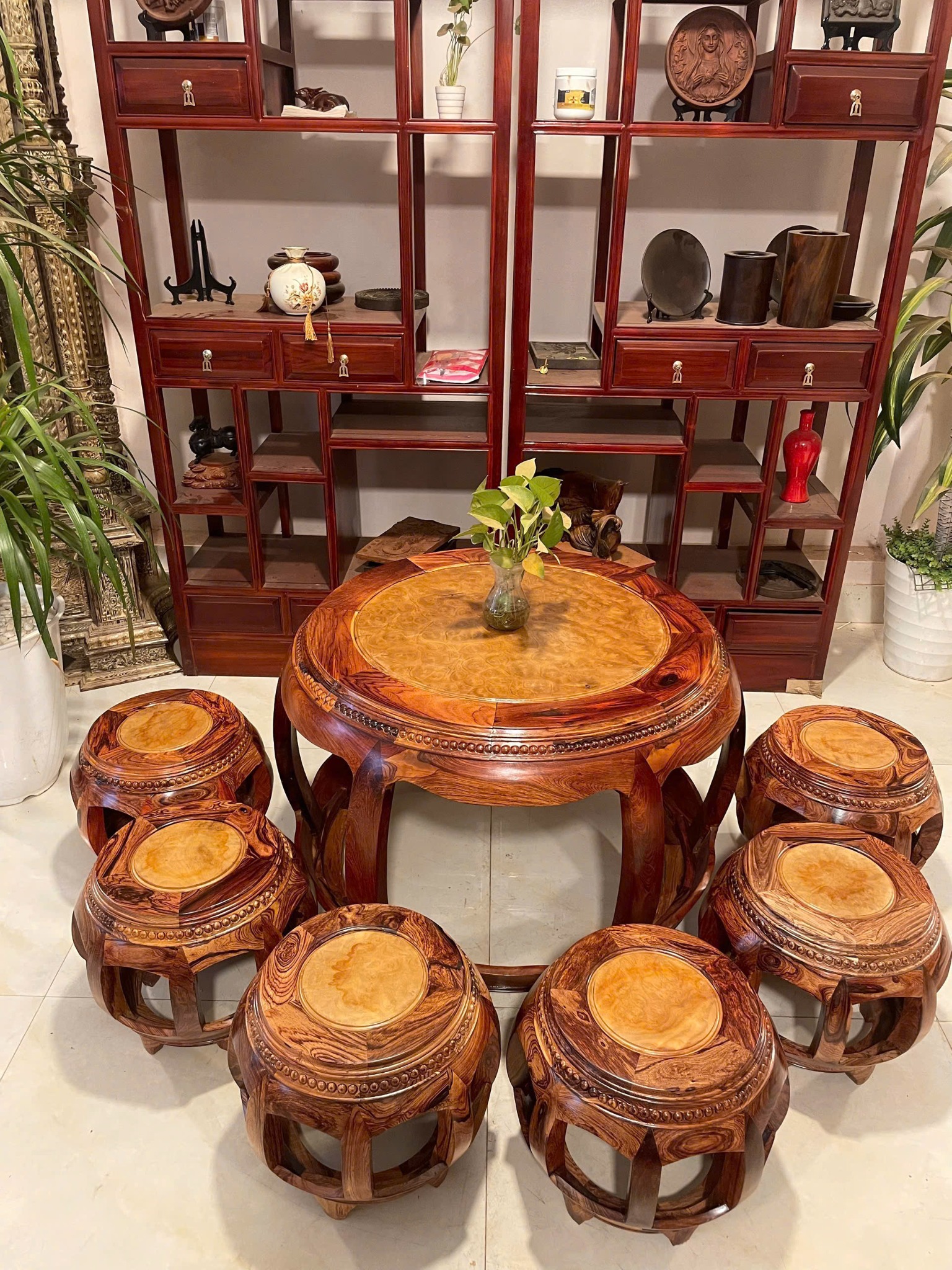 Bộ đôn Cẩm Việt mặt gỗ nu kháo vàng liền tấm – cao cấp trưng bày