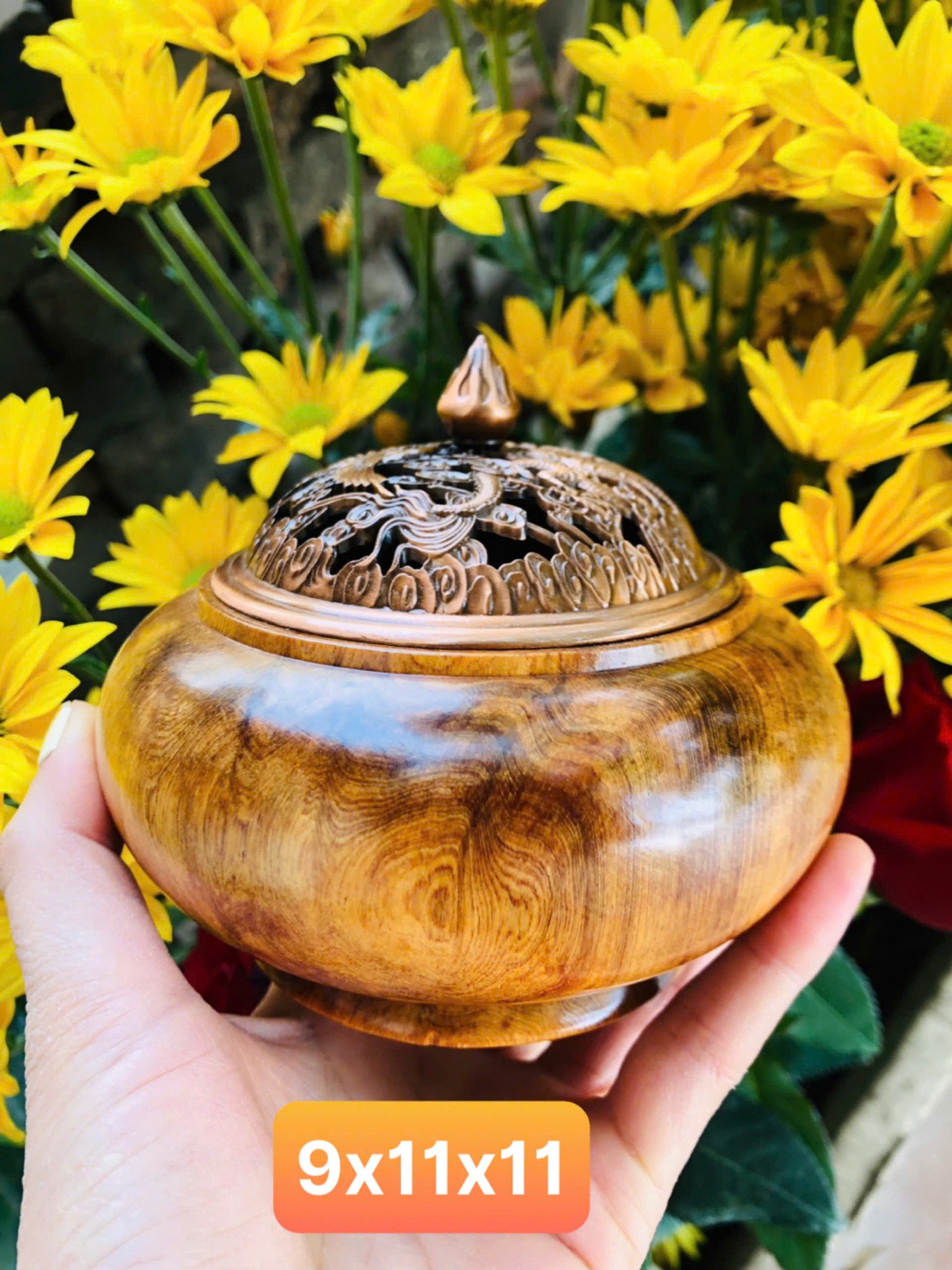 Lư xông trầm gỗ pơ mu rừng Yên Bái – vân đỏ đẹp, cao 9 phi 11