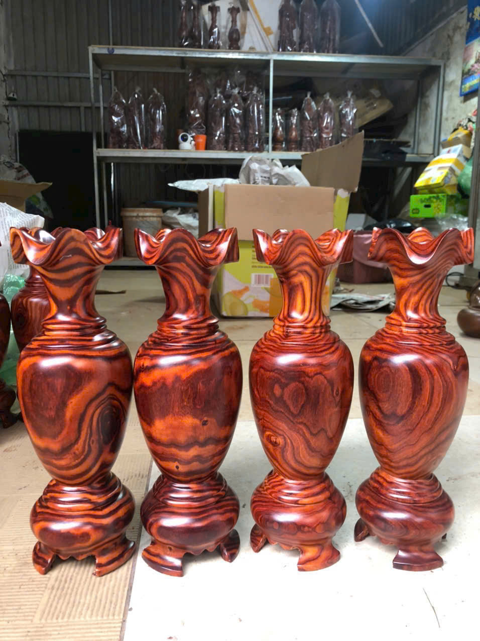 Cặp lọ trưng bày gỗ trắc cao 30cm – vân đẹp – giá tốt