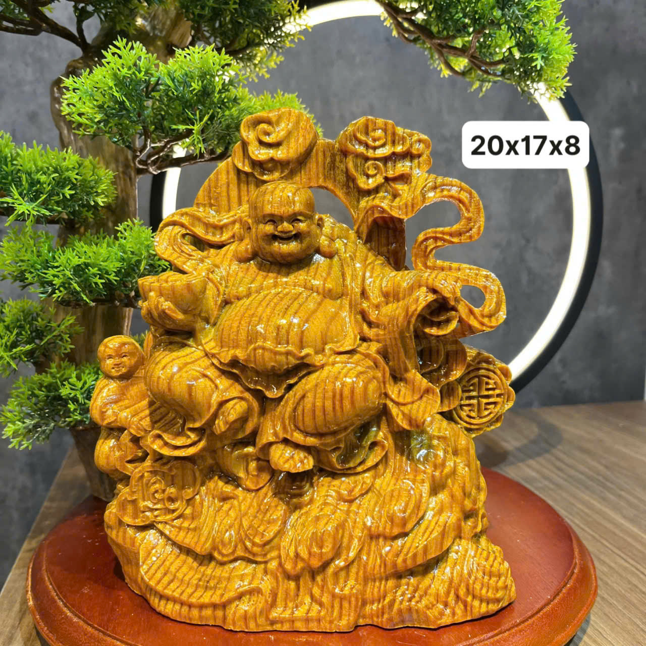 Tượng Di Lặc ngự mây gỗ huyết long 20cm