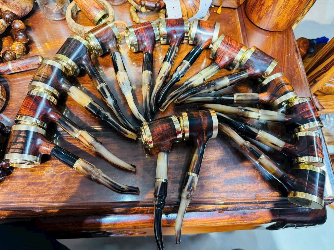 Tẩu hút xì gà gỗ trắc đỏ đen vân chun sụn siêu VIP