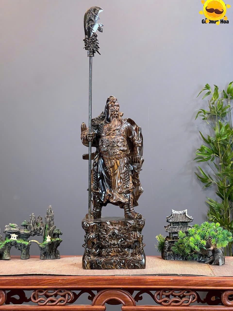 Tượng Quan Công trấn ải gỗ mun hoa 40cm