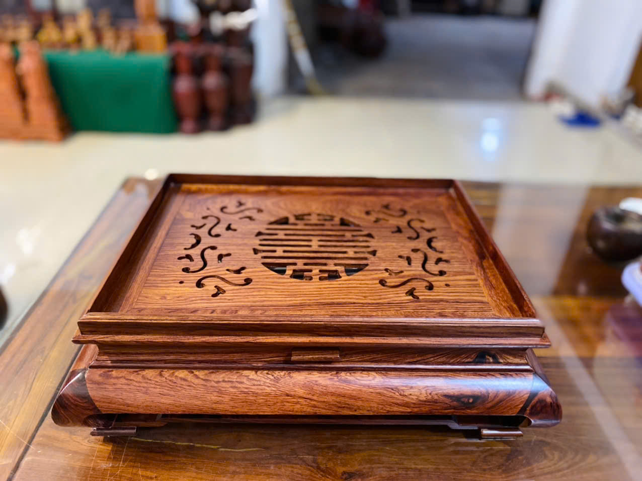 Khay trà gỗ Cẩm Việt sơn PU – Thiết kế sang trọng cho không gian thưởng trà