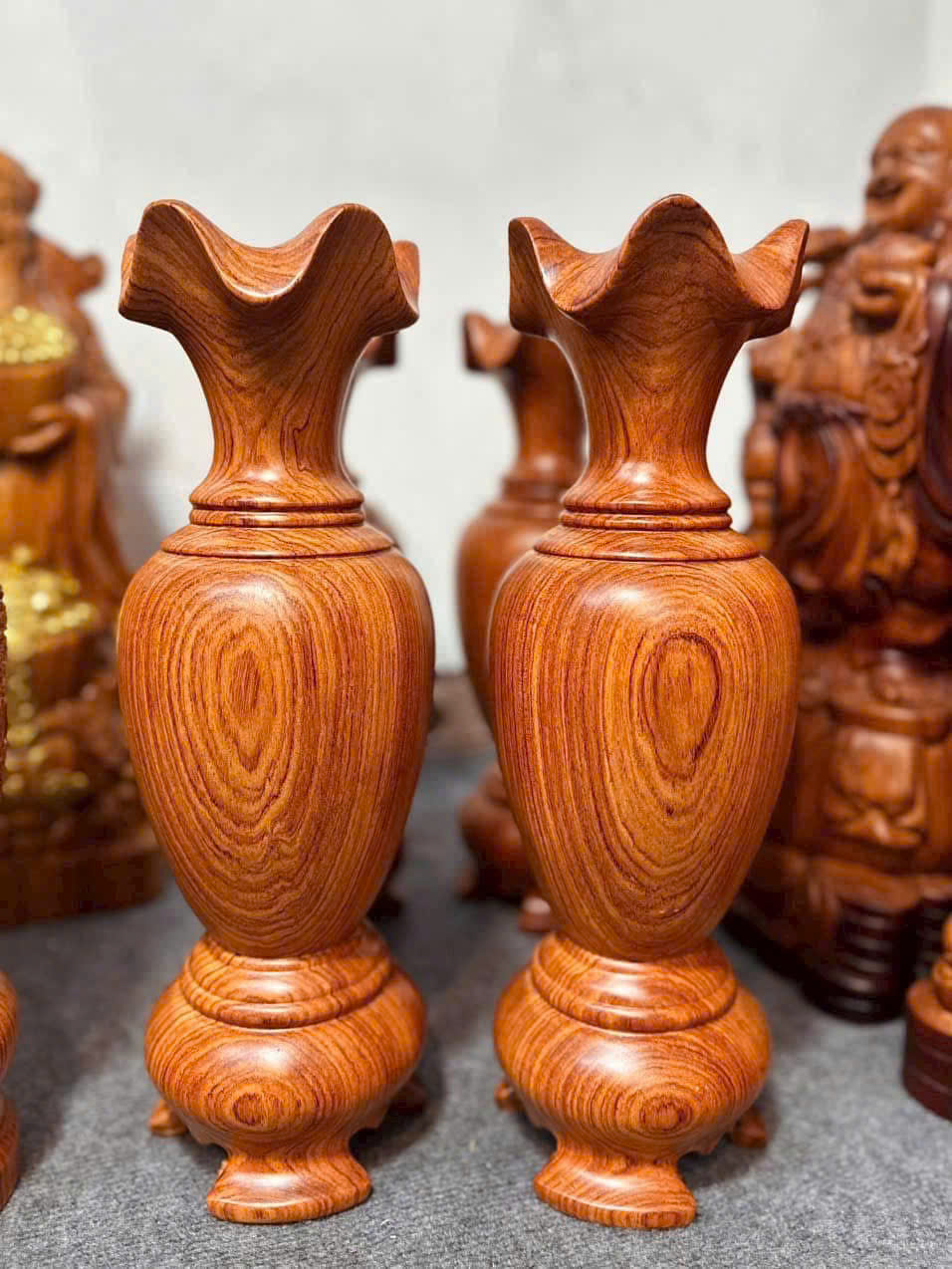 Cặp lục bình gỗ hương đá cao 40cm vân tự nhiên đẹp để bàn