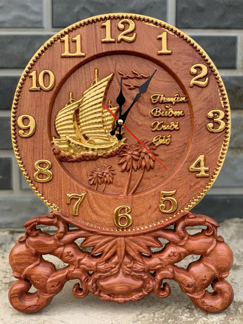 Đồng hồ gỗ hương để bàn thủ công – Sale số lượng có hạn