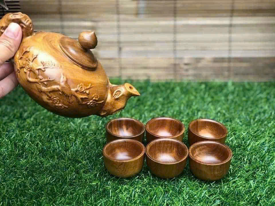 Bộ ấm chén đục hoa mai gỗ bách xanh thơm – dùng trà thư giãn, trưng bày đẹp