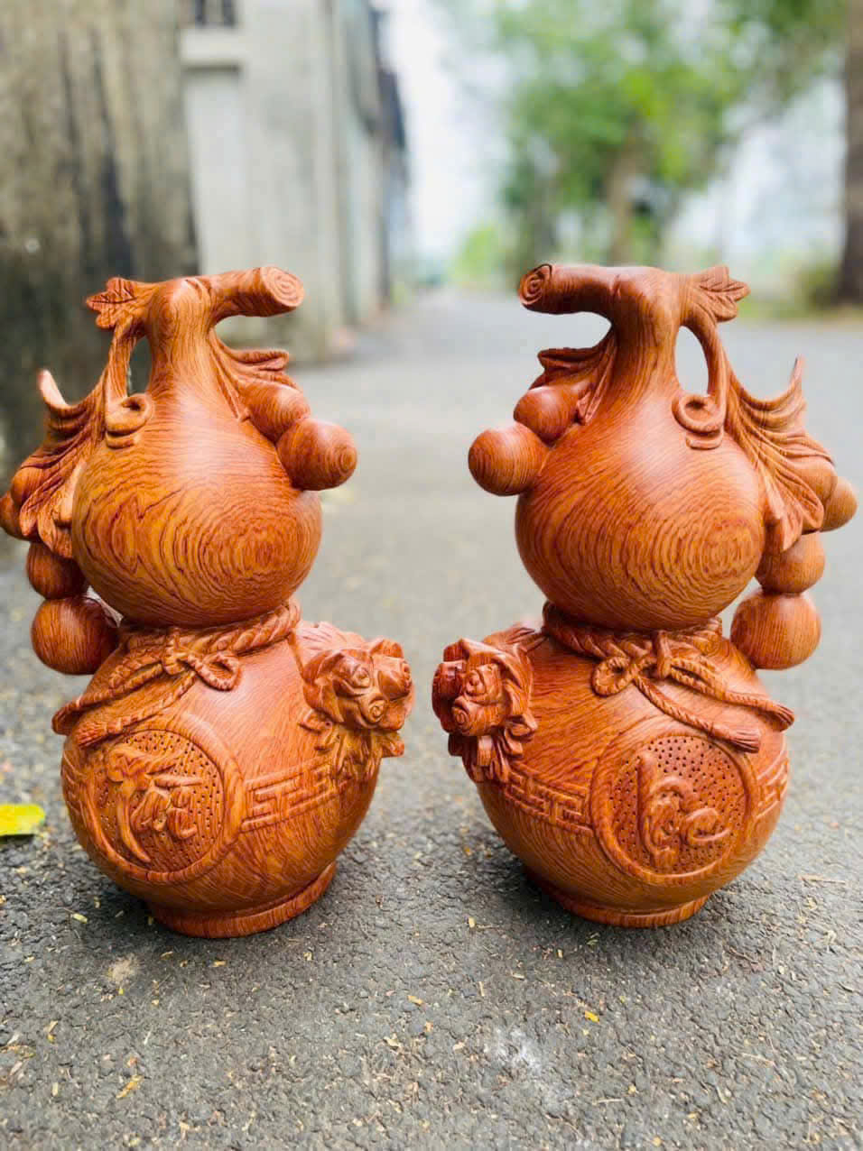 Cặp hồ lô tài lộc gỗ hương đá cao 30cm – Trưng bày phong thủy