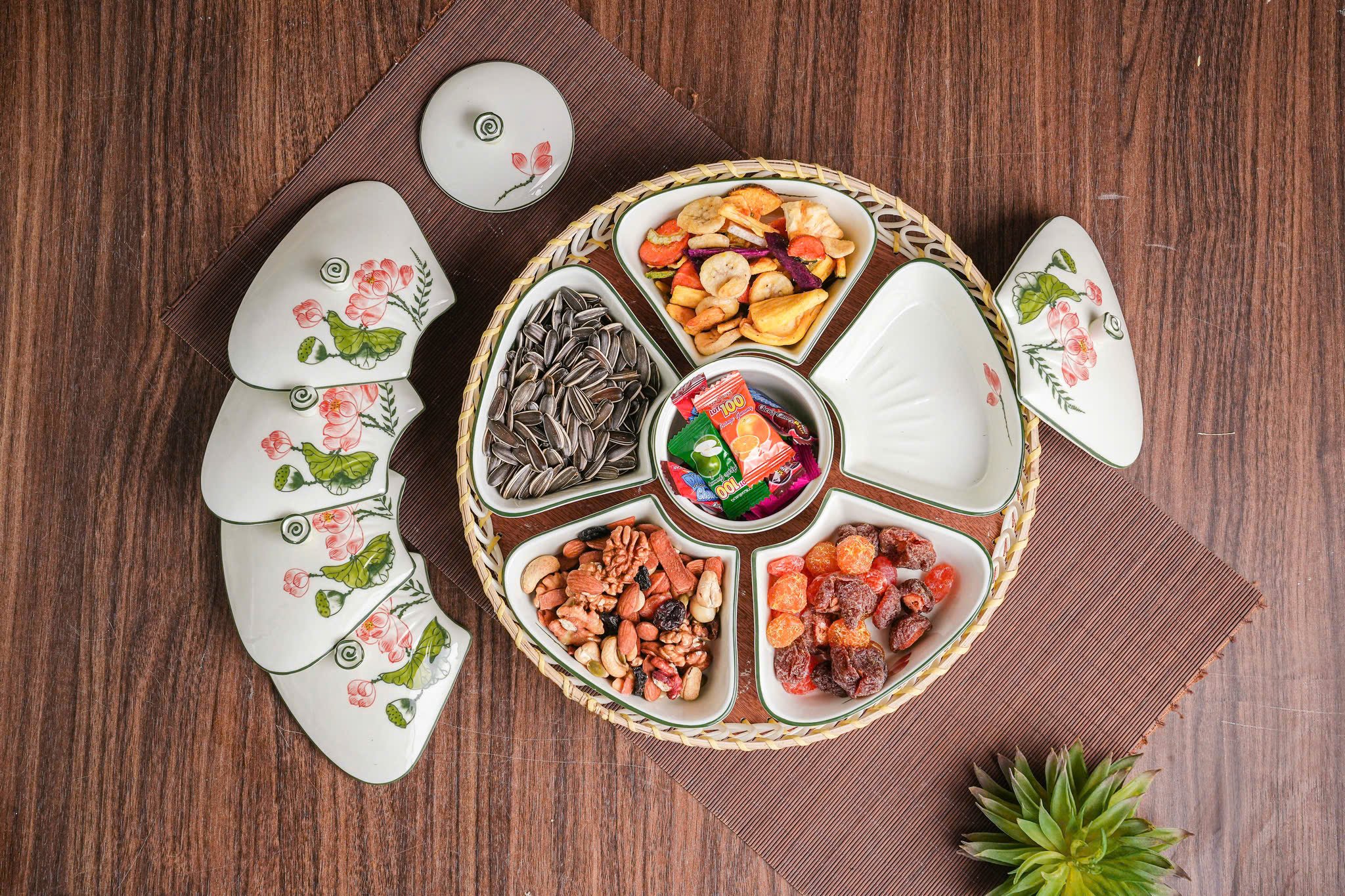 Set bát hoa mai 5 cánh vẽ tay gốm sứ Bát Tràng cao cấp