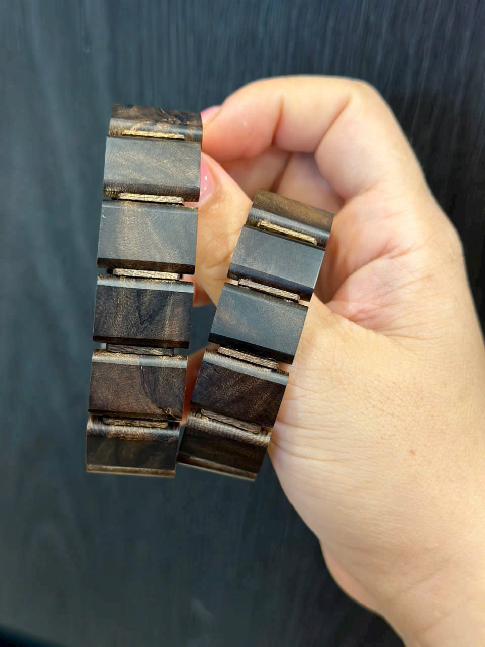 Vòng lách trầm Indo thơm đậm – Trang sức phong thủy sang trọng