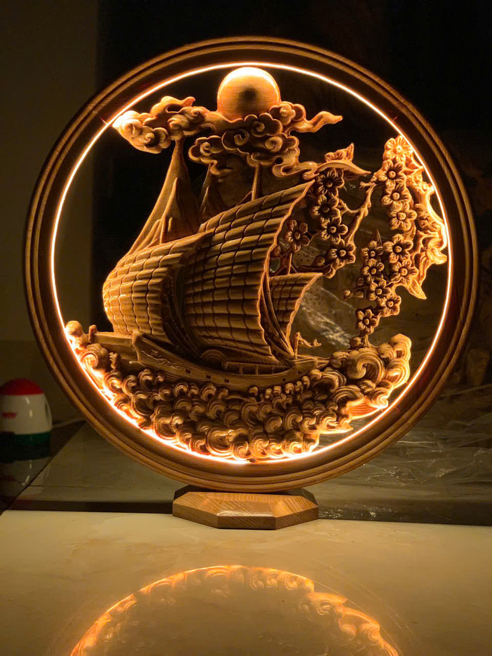 Đèn gỗ pơ mu thơm tự nhiên – Đèn decor sang trọng, đường kính 45cm