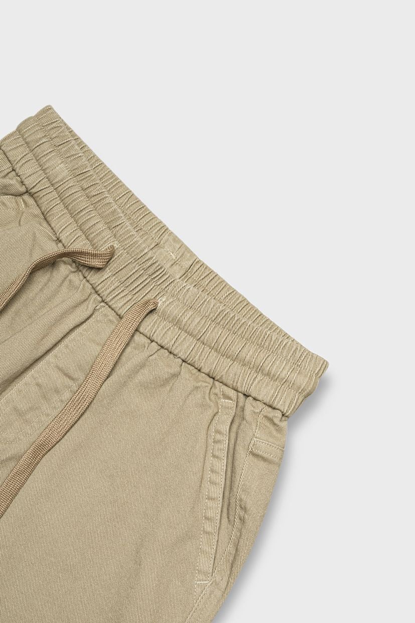 Quần khaki ngắn