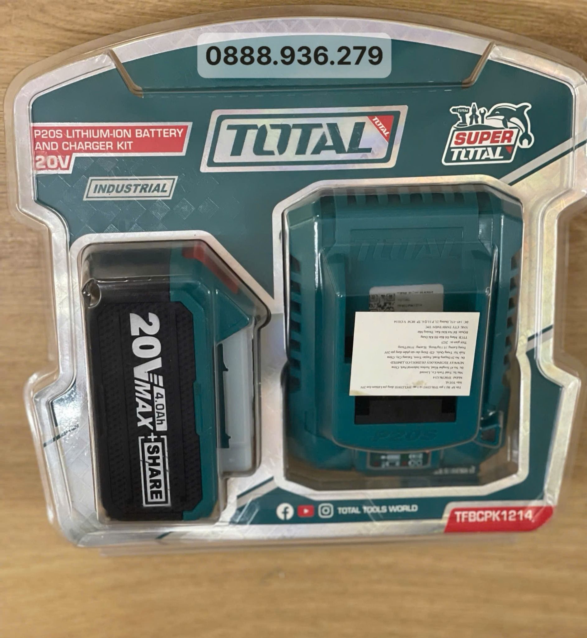  Bộ Pin 4.0Ah Và Sạc 20V Total TFBCPK1214 