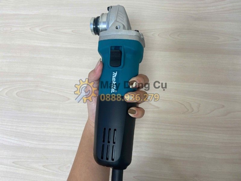  Máy Mài Góc Makita 9553NB 100mm 710W Chính Hãng – Nhỏ Gọn, Dễ Cầm, Phù Hợp Cơ Khí Và Sửa Chữa 