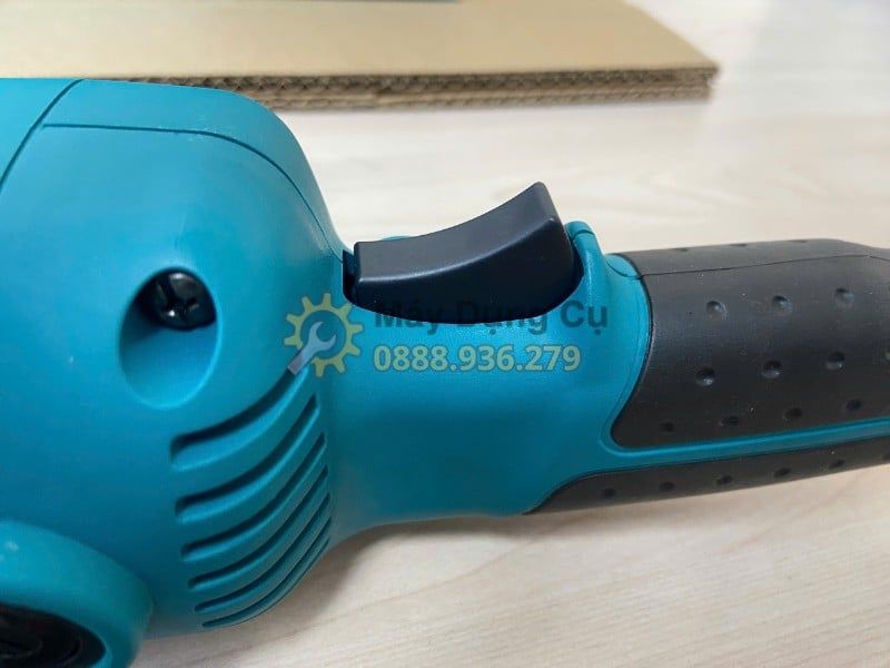  Máy Mài Góc Makita GA6010 150mm 1050W Chính Hãng – Mài Cắt Mạnh, Dùng Cho Cơ Khí Xây Dựng 
