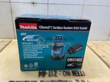  MÁY CHÀ NHÁM TRÒN DÙNG PIN MAKITA 18V DBO180RFE - BỘ 2 PIN 3.0AH VÀ 1 SẠC CHO THỢ MỘC, NỘI THẤT 