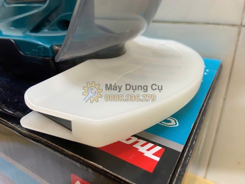  Máy Tỉa Hàng Rào Dùng Pin Makita UM600DZ - Nhỏ Gọn Cho Sân Vườn, Cây Cảnh Và Hàng Rào Thấp 