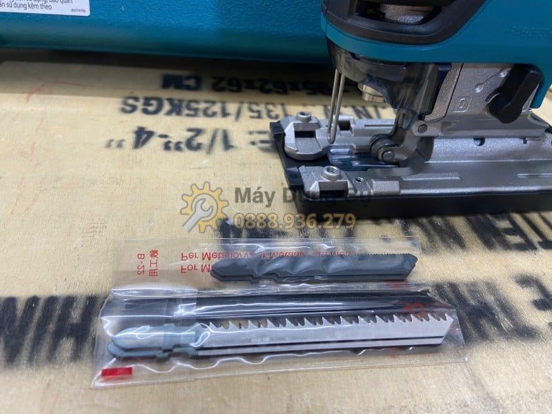  MÁY CƯA LỌNG 135MM 720W MAKITA 4350CT - CẮT GỖ SÂU, CẮT CONG LINH HOẠT 