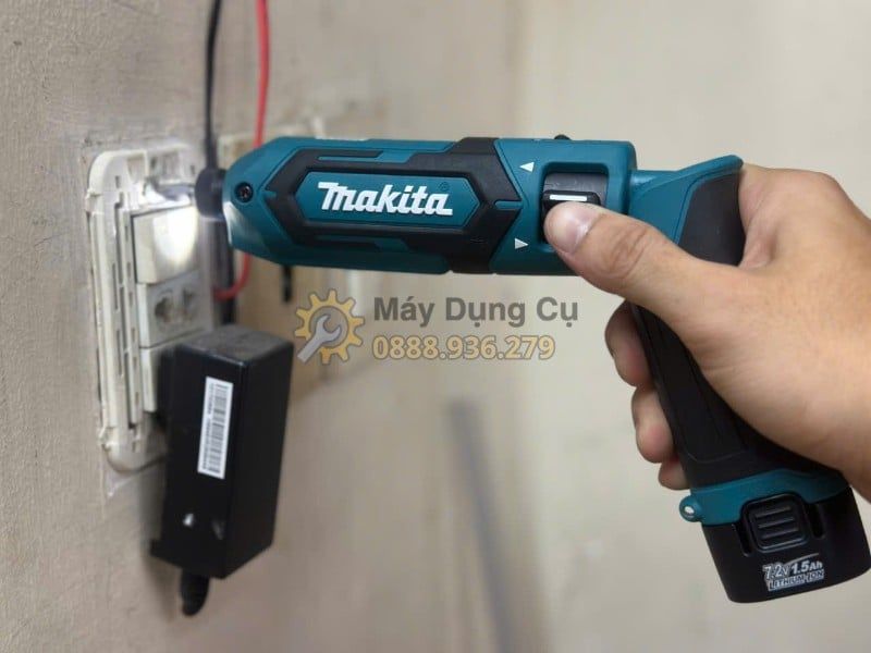  Máy Vặn Vít Dùng Pin Makita TD022DZ 7.2V Chính Hãng – Thân Máy Nhỏ Gọn, Gập Được 