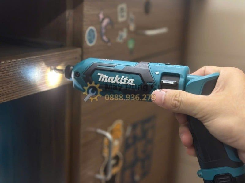  Máy Vặn Vít Dùng Pin Makita TD022DZ 7.2V Chính Hãng – Thân Máy Nhỏ Gọn, Gập Được 