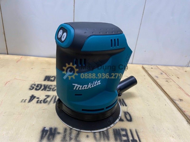  MÁY CHÀ NHÁM TRÒN DÙNG PIN MAKITA 18V DBO180RFE - BỘ 2 PIN 3.0AH VÀ 1 SẠC CHO THỢ MỘC, NỘI THẤT 