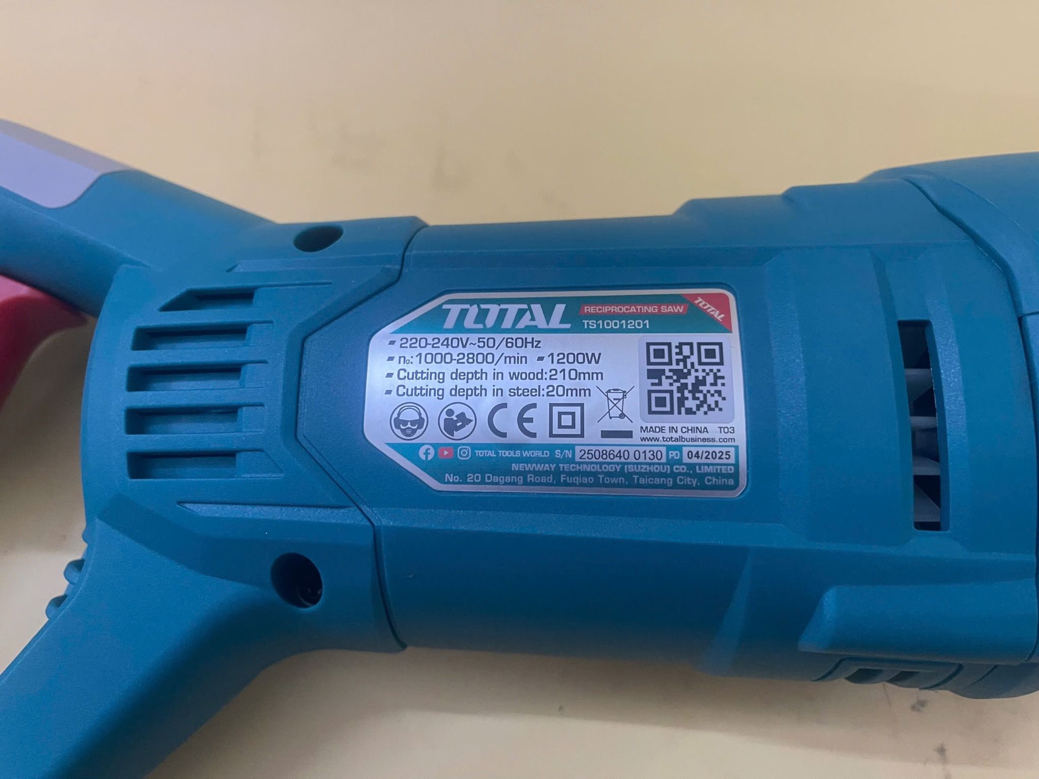  Máy cưa kiếm 1200W Total TS1001201 