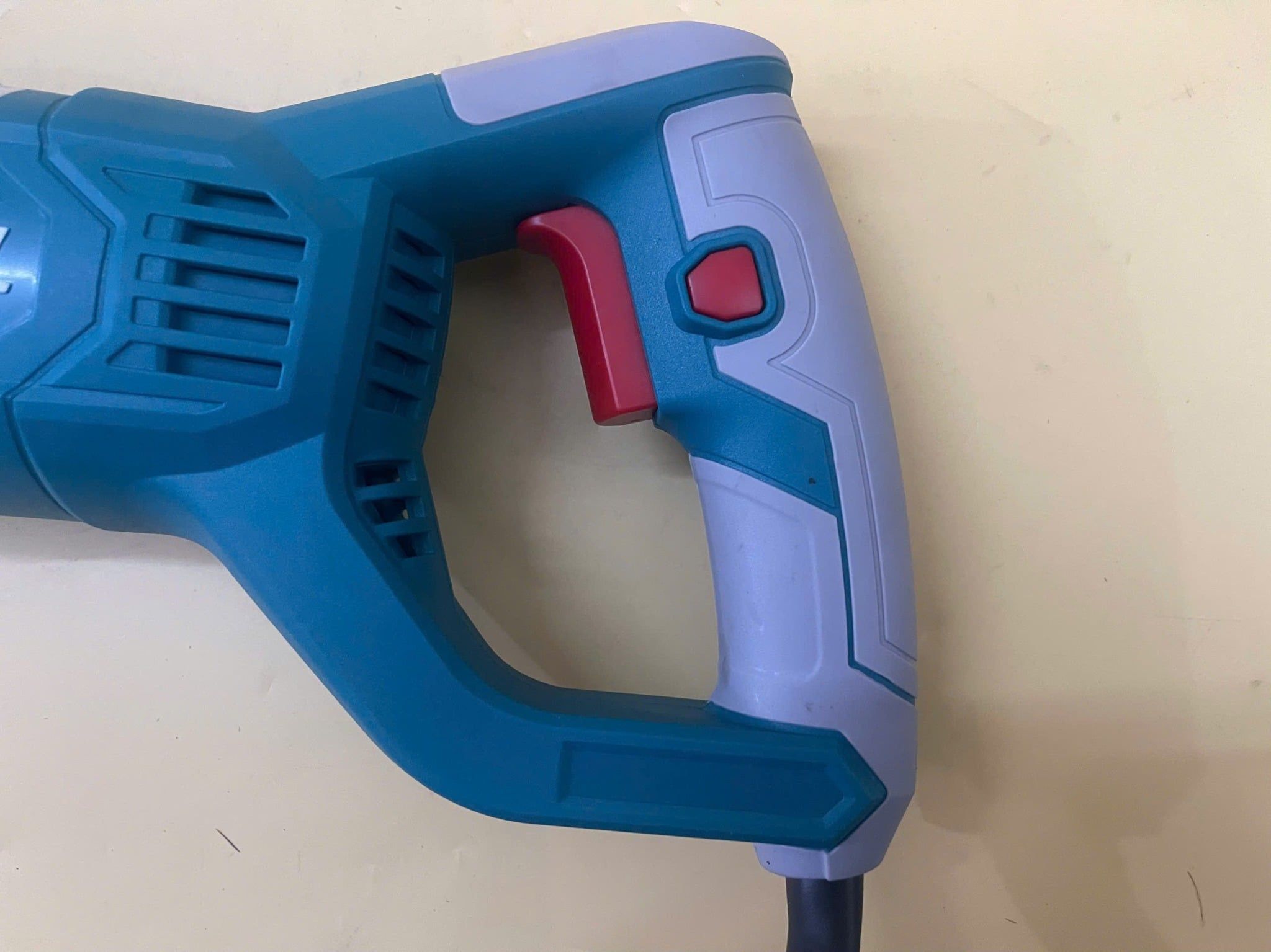  Máy cưa kiếm 1200W Total TS1001201 