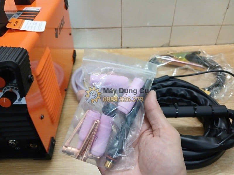  Máy Hàn Inox TIG Nguội Jasic TIG250S W228 Chính Hãng Có Sẵn Tại Máy Dụng Cụ 