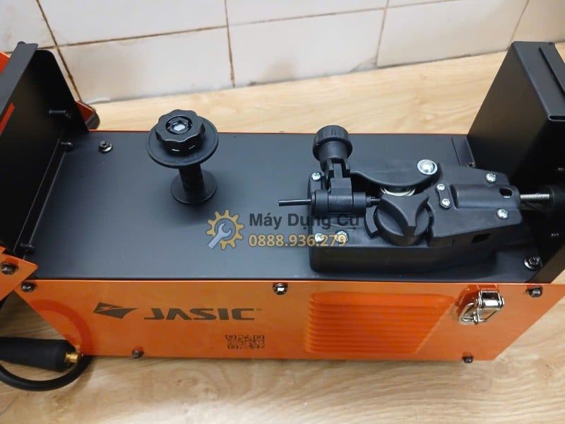  Máy Hàn MIG Bán Tự Động Jasic NB-160E Chính Hãng Có Sẵn Tại Máy Dụng Cụ 