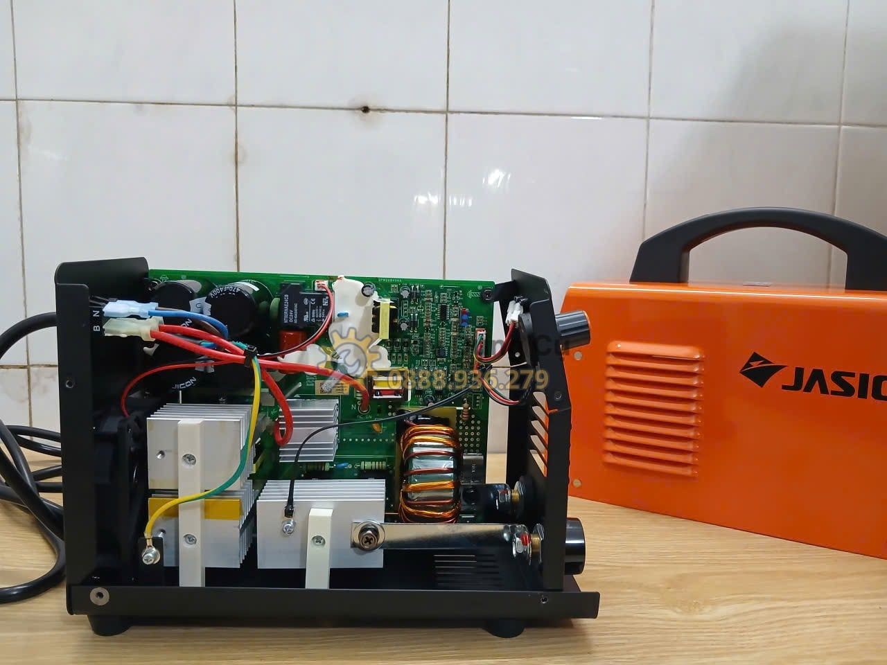  Máy Hàn Que Điện Tử Jasic ZX7-200E Chính Hãng Có Sẵn Tại Máy Dụng Cụ 