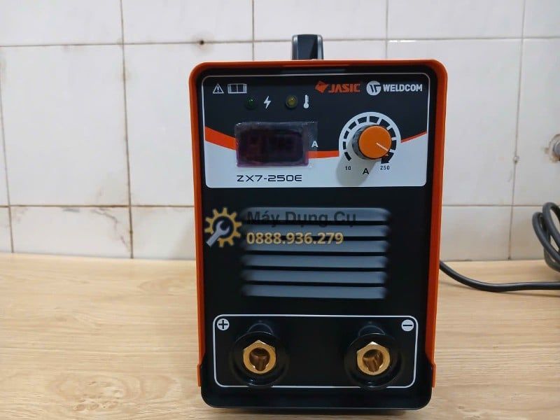  Máy Hàn Que Điện Tử Jasic ZX7-250E Chính Hãng Có Sẵn Tại Máy Dụng Cụ 