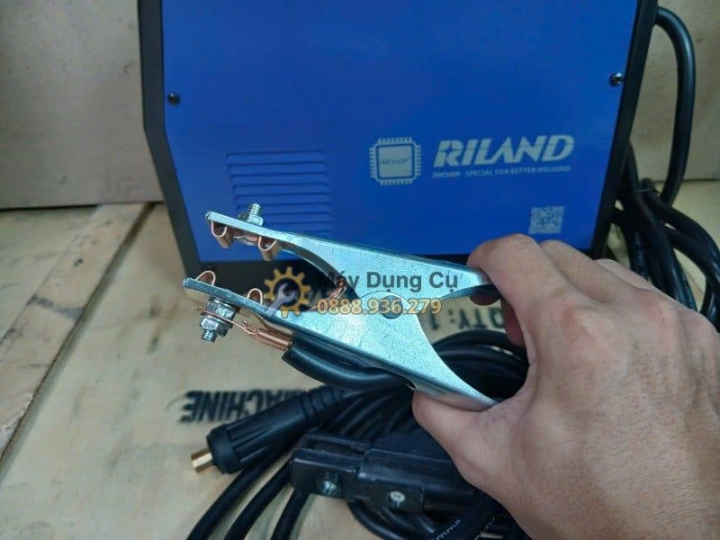  Máy hàn que công nghiệp RILAND ARC 400DS 220V/380V Chính Hãng Có Sẵn Tại Máy Dụng Cụ 