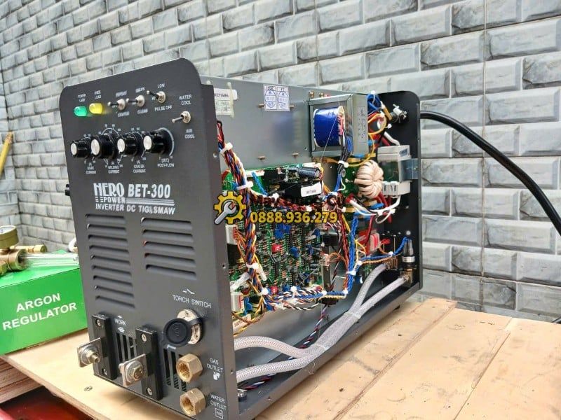  Máy Hàn TIG Hero BET-300 300A DC Inverter Có Xung Chính Hãng Có Sẵn 