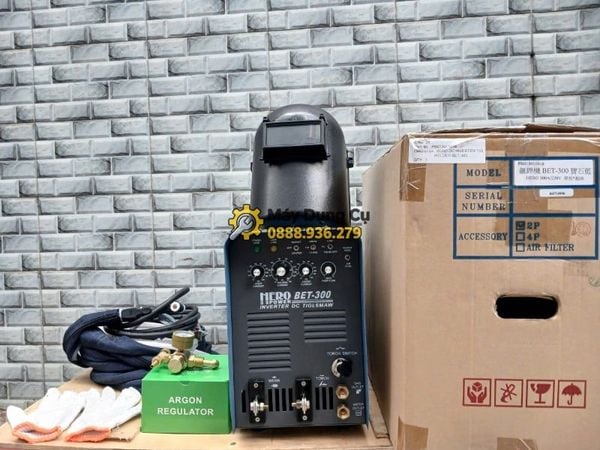 Toàn bộ máy hàn TIG Hero BET-300 cùng thùng và phụ kiện