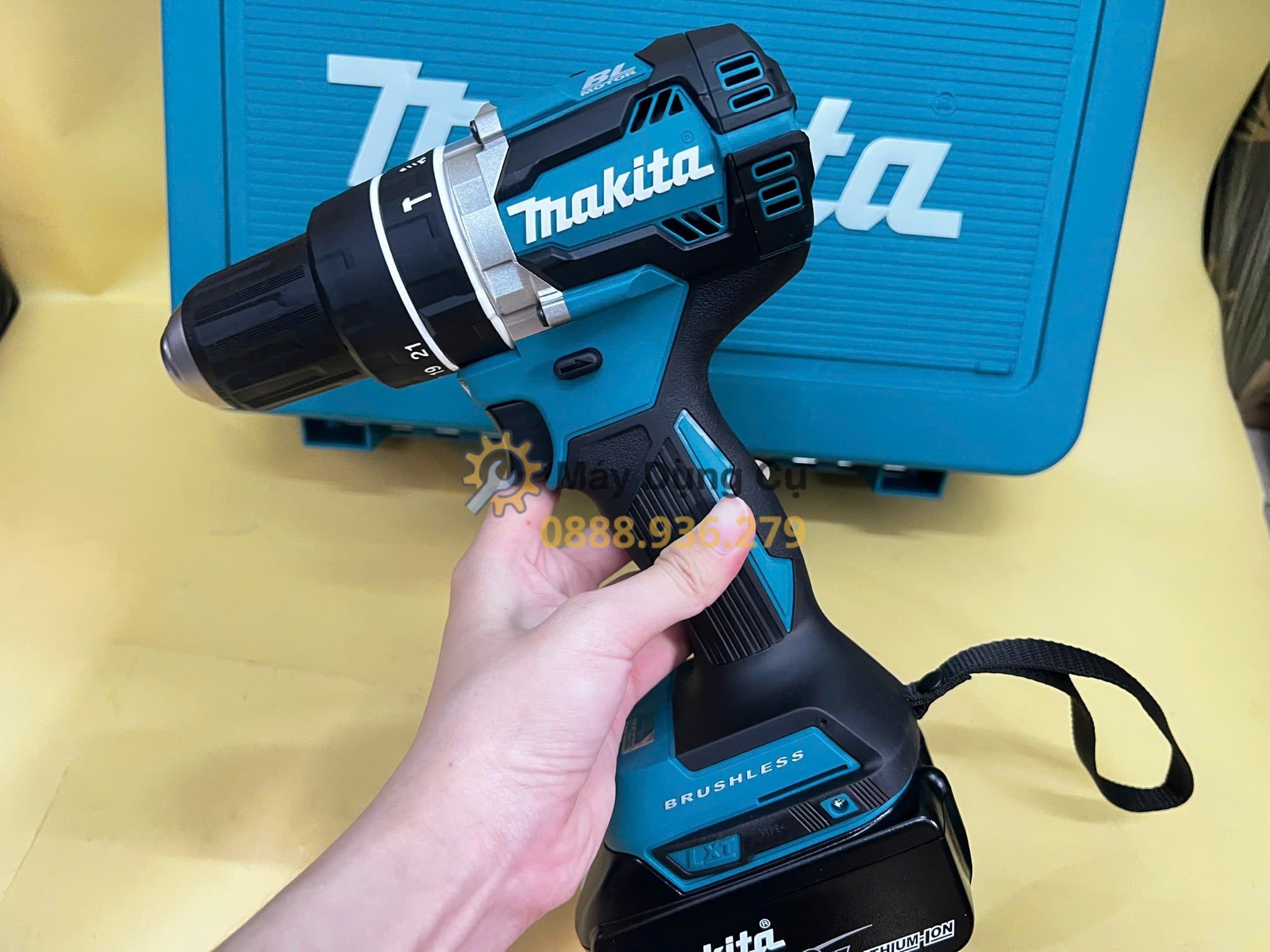  Máy khoan búa dùng pin 18V Makita DHP484RT (1 Pin 5.0Ah, 1 Sạc nhanh) 