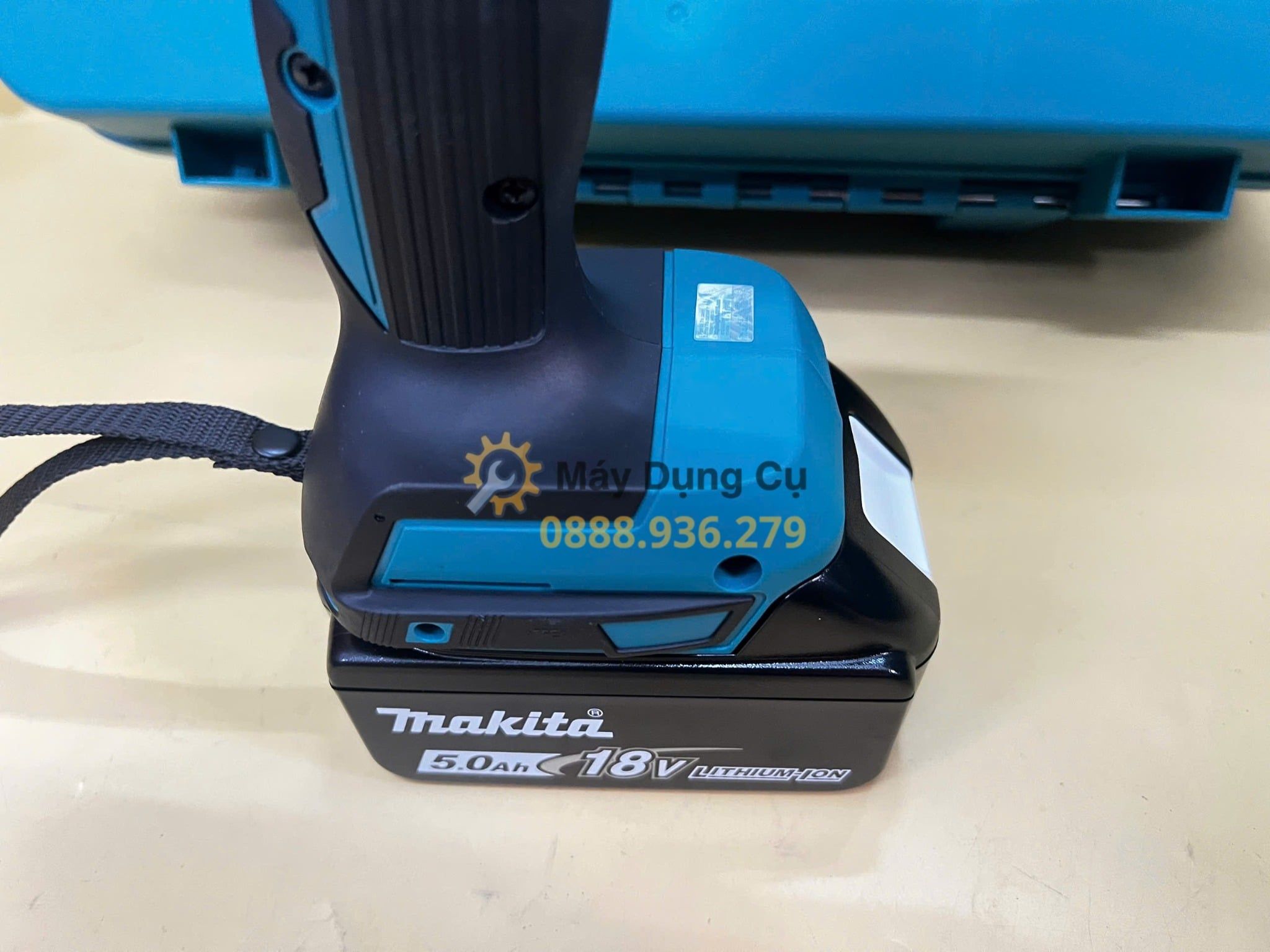  Máy khoan búa dùng pin 18V Makita DHP484RT (1 Pin 5.0Ah, 1 Sạc nhanh) 