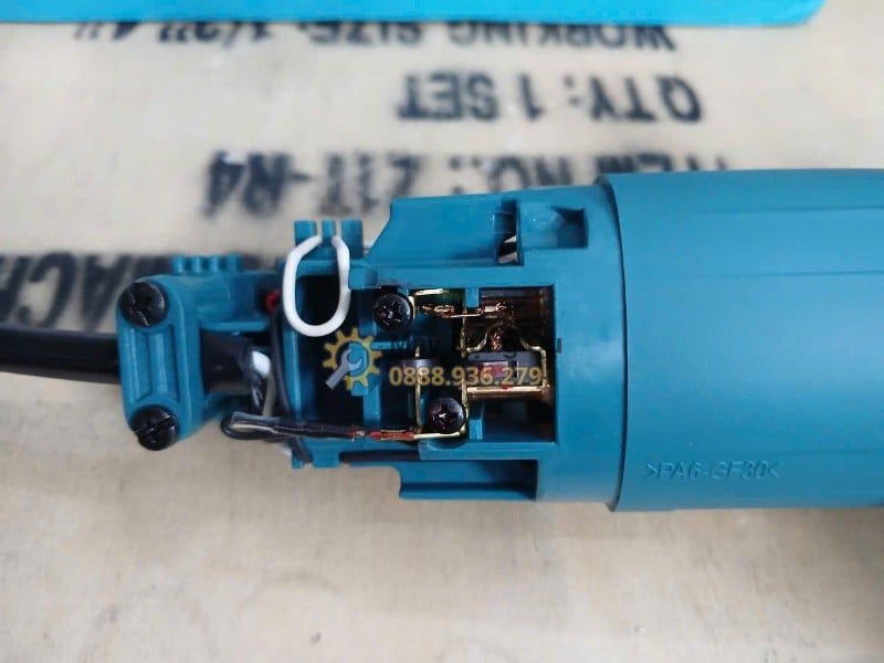  Máy mài góc Makita 9553B 710W 100mm Chính Hãng Có Sẵn Tại Máy Dụng Cụ 