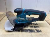  Máy Tỉa Hàng Rào Dùng Pin Makita UM600DZ - Nhỏ Gọn Cho Sân Vườn, Cây Cảnh Và Hàng Rào Thấp 