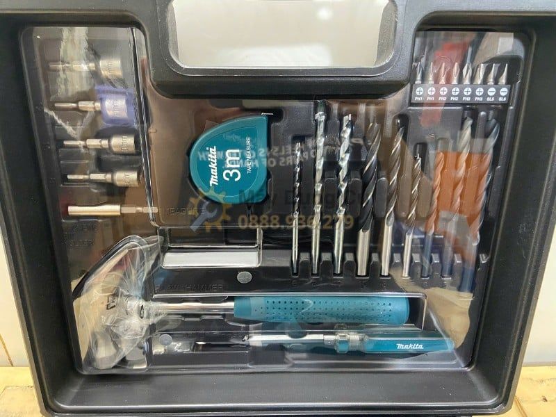  Máy Khoan Búa 26 Phụ Kiện Makita M8100KX2B 710W - Bộ Khoan Dùng Điện Trọn Bộ Cho Gia Đình Và Thợ Lắp Đặt 