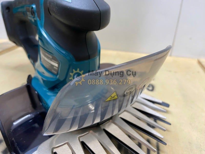  Máy Tỉa Hàng Rào Dùng Pin Makita UM600DZ - Nhỏ Gọn Cho Sân Vườn, Cây Cảnh Và Hàng Rào Thấp 