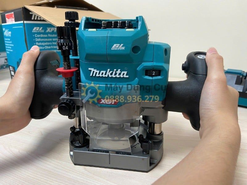  Máy Phay Gỗ Dùng Pin 40V Max Makita RP001GZ 12.7mm Chính Hãng – Bộ 2 Pin, 1 Sạc 
