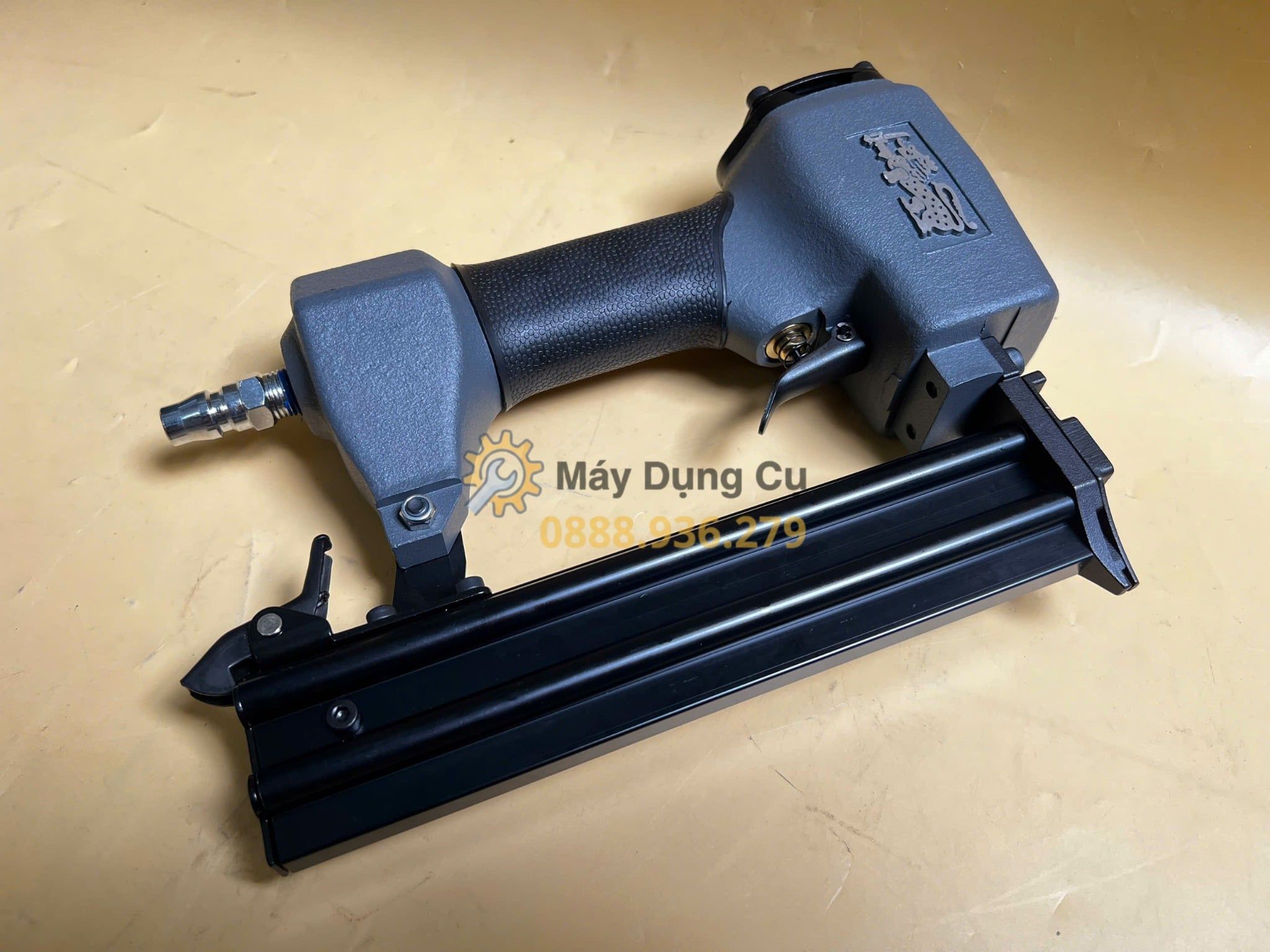  Súng bắn đinh dùng hơi 10mm - 50mm Yunica YAT-F30P 