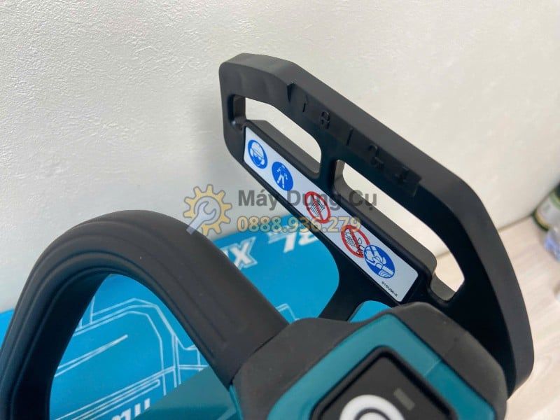  MÁY CƯA XÍCH DÙNG PIN 18V MAKITA DUC254RT - GỌN NHẸ, CẮT NHANH, KÈM 1 PIN 5.0AH VÀ SẠC NHANH 
