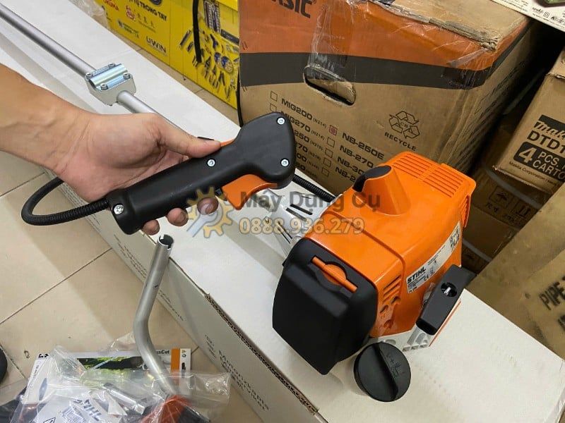  MÁY CẮT CỎ ĐEO VAI ĐỘNG CƠ XĂNG STIHL FS 250 – LỰA CHỌN CHO CỎ RẬM, VƯỜN CÂY VÀ CÔNG VIỆC CHUYÊN NGHIỆP 