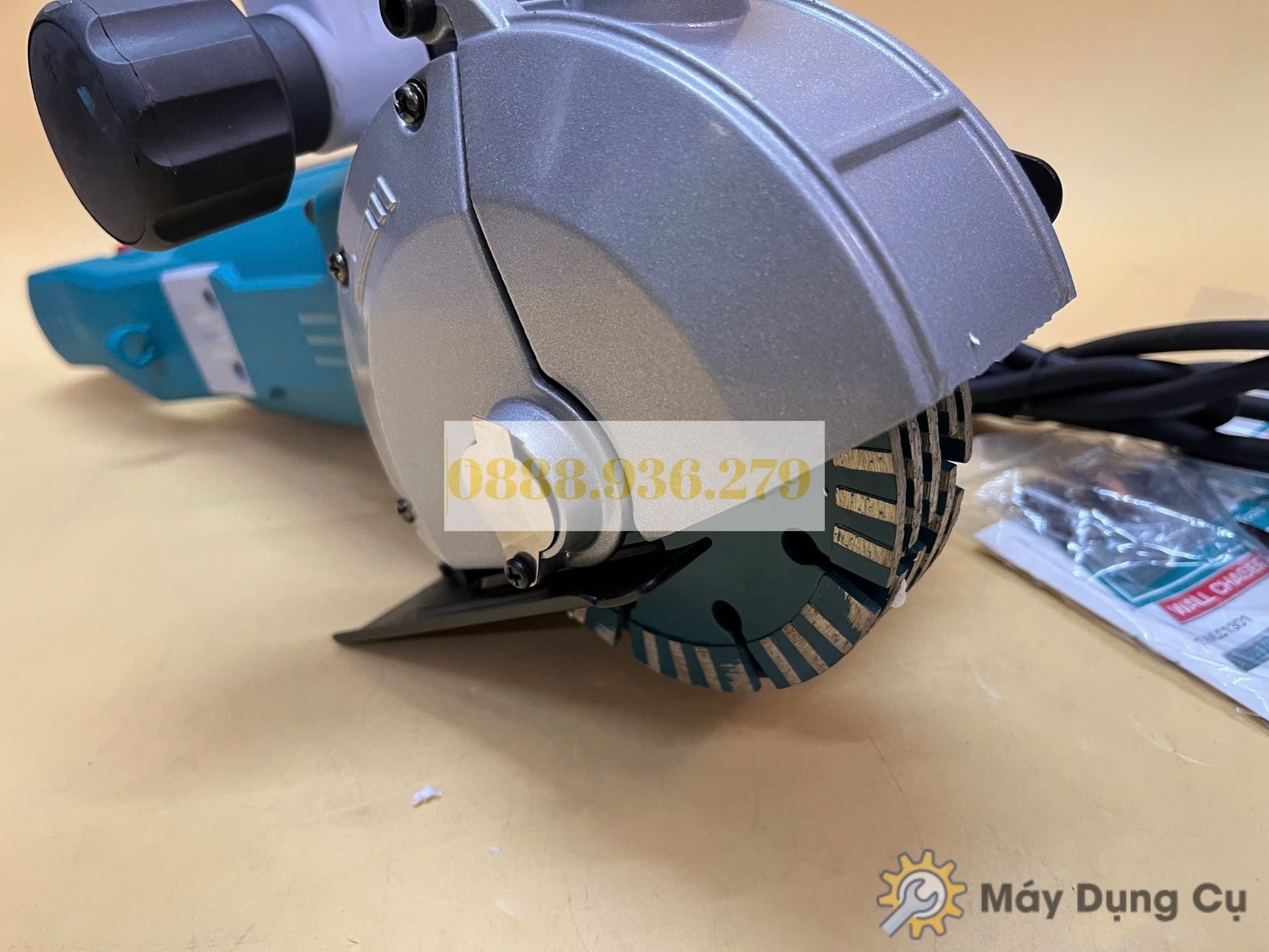  Máy cắt rãnh tường 5 lưỡi 3000W Total TWLC1301 