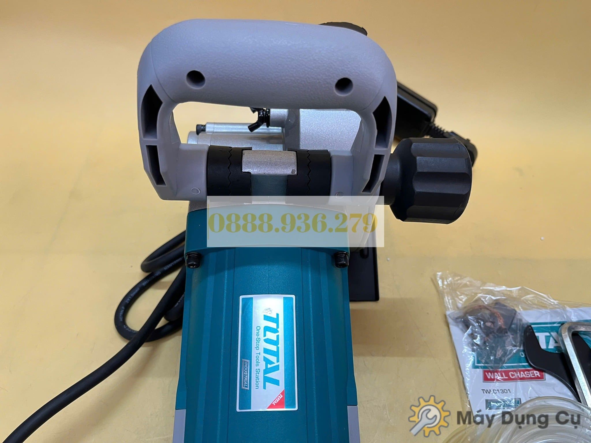  Máy cắt rãnh tường 5 lưỡi 3000W Total TWLC1301 